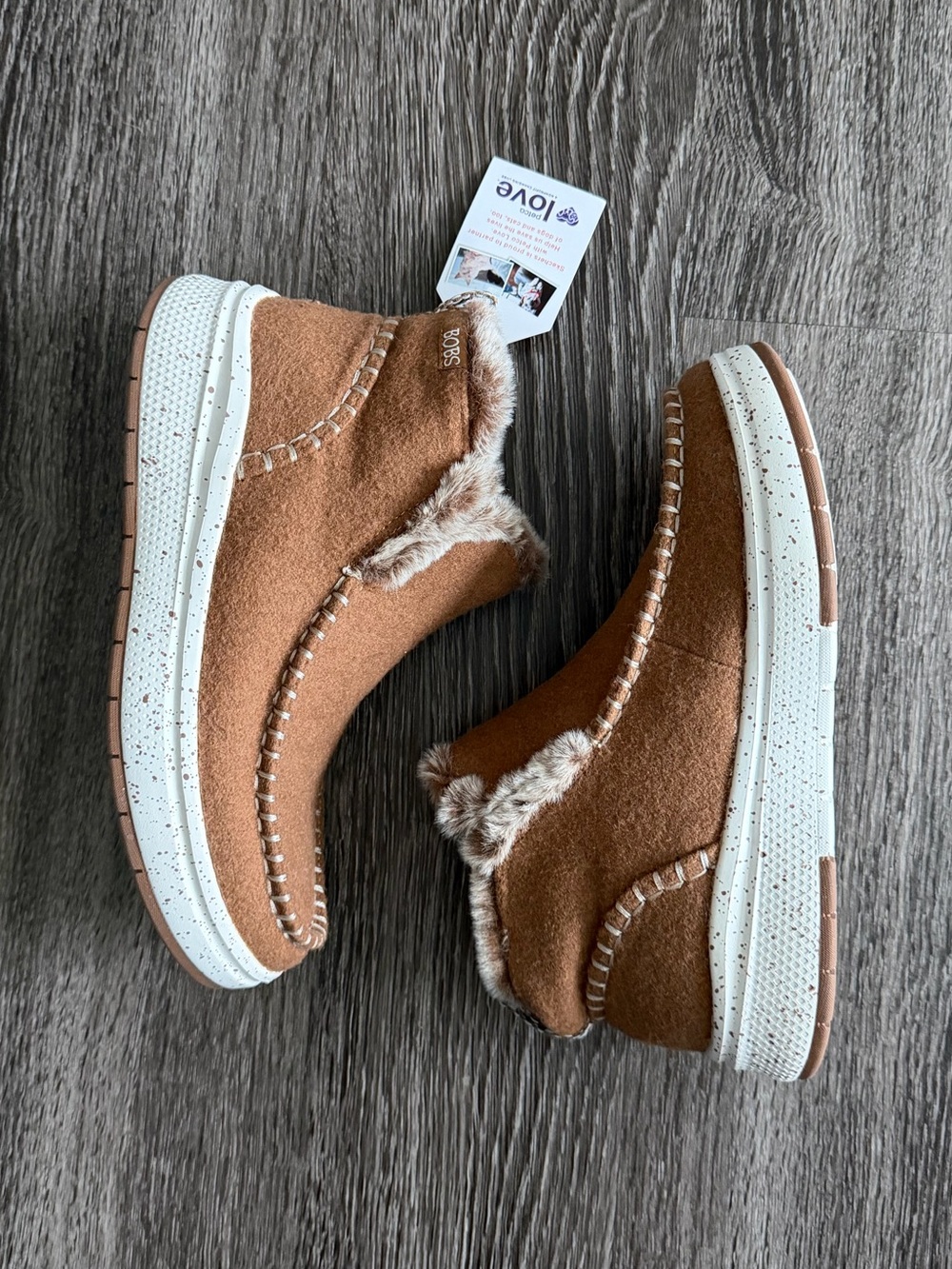 Bob’s from Sketchers Skipper Wave Angelic Warmth
